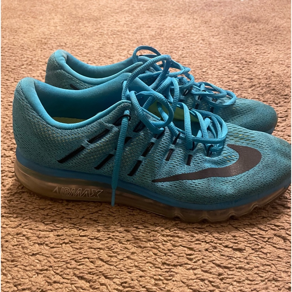 Men’s Nike running shoe